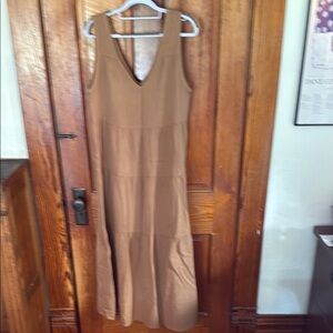 Quince Maxi Dress NWT